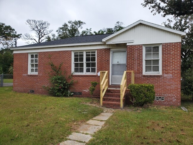 Building Photo - 905 Ethan Allen St