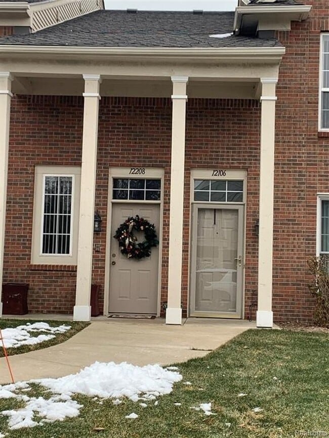 Photo - MOVE IN READY CONDO IN WALLED LAKE!