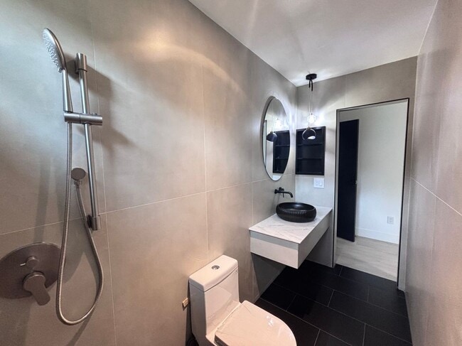 Photo - 270 W Blaine St