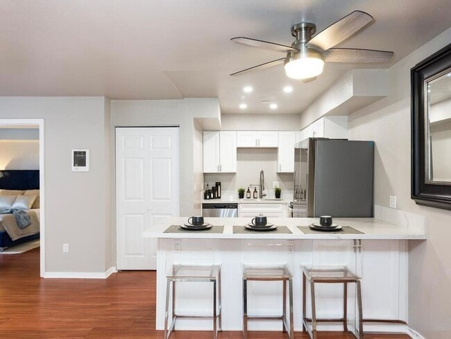 Building Photo - Impressive, 2 BD/2BA, condo available for ... Unit 27