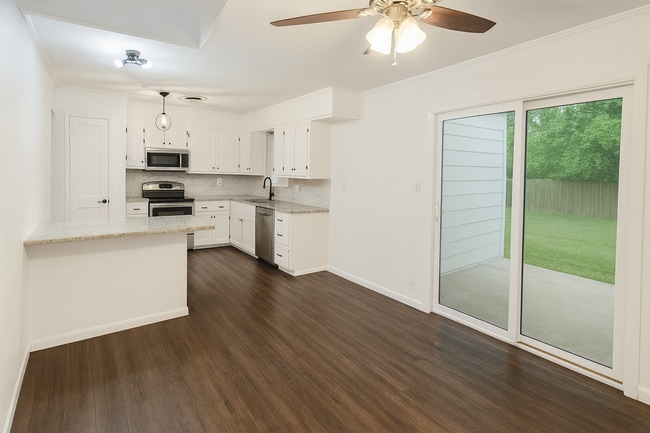 Photo - Marvelous 3-Bed Home in the Heart of Sherman Over 10,000 Sq Ft Lot!