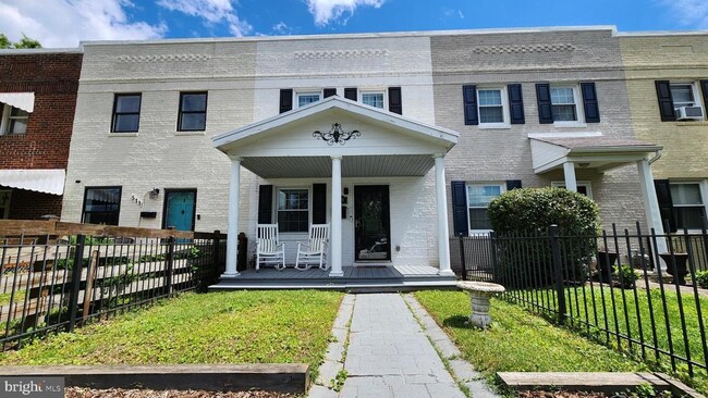 Photo - 509 N Payne St Townhome