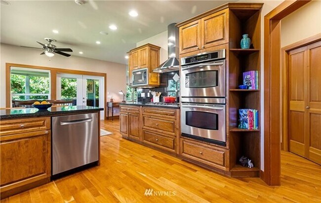 Photo - 4618 Lakeway Dr