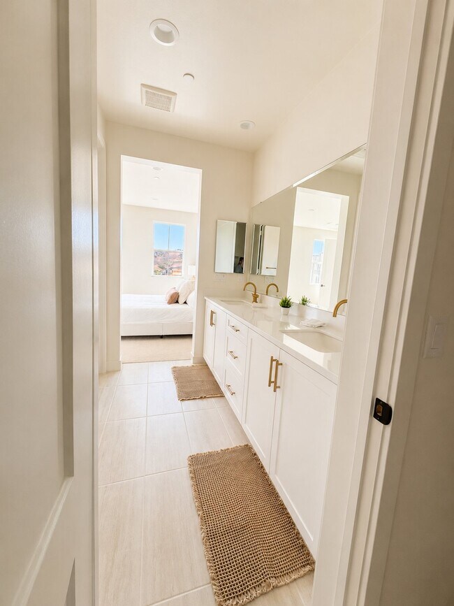 Photo - 2533 Thyme Wy