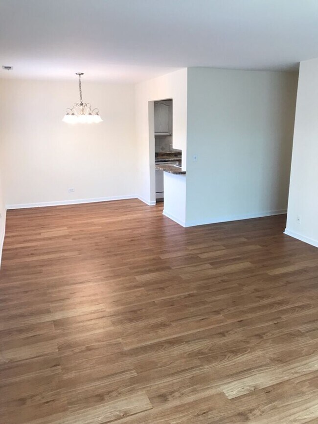 Photo - 1615 N Milwaukee Ave Unit 1615 N Milwaukee Avenue #7A