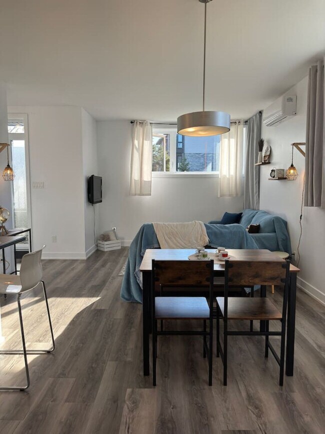 Photo - 237 Rue du Pirée Unit ID1340599P