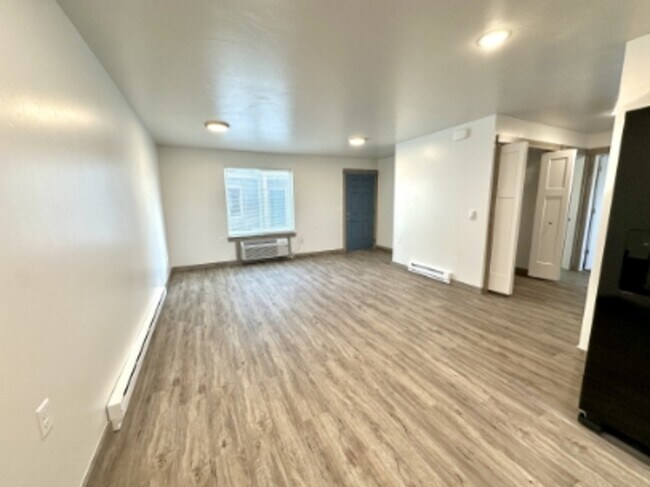 Photo - 3181 Queen Anns St