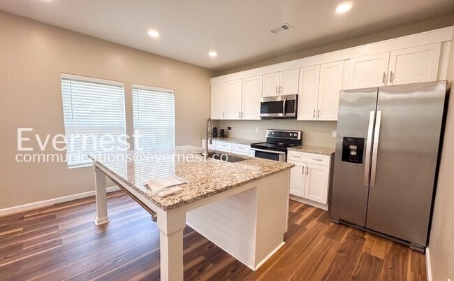 Photo - 1738 31st St SW