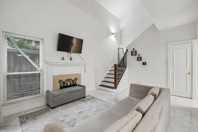 Photo - 2601 Augusta Dr Unit 14