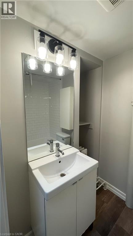 Photo - 4 1/2 Ottawa St N Unit 13