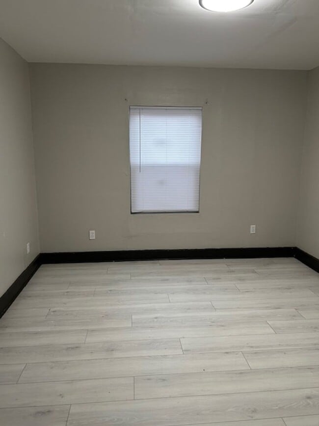 Photo - 820-822 Huffman Ave. Unit 822 1/2