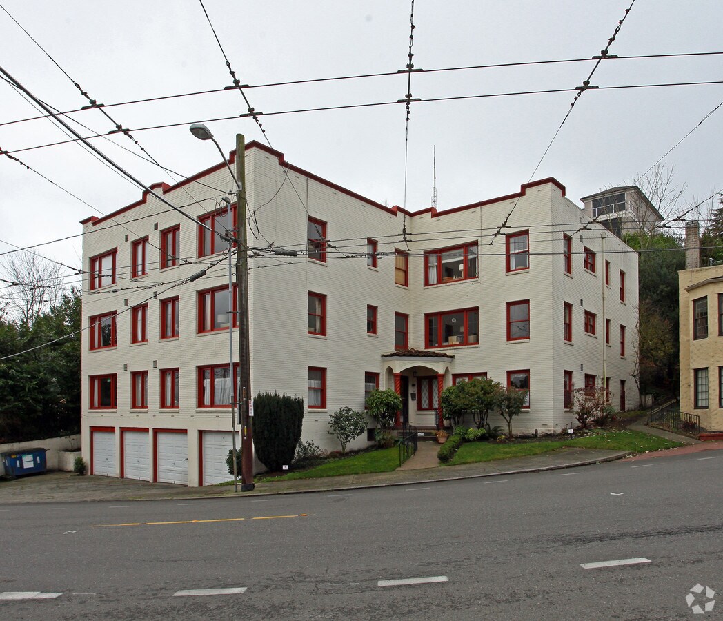 Photo - Crestview Apartments