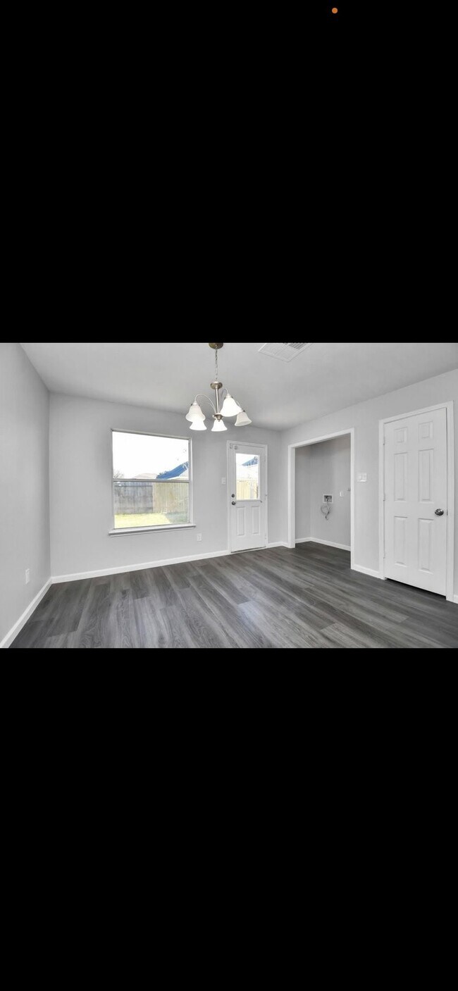 Photo - 21513 Ornella Cir