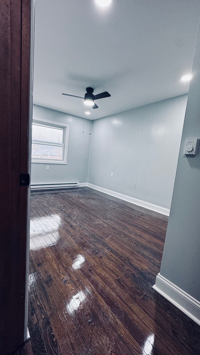 Photo - 139 E High St