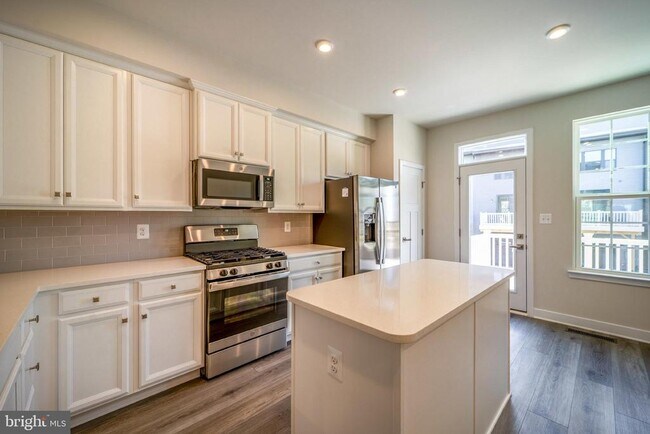 Photo - 14064 Sunrise Valley Dr