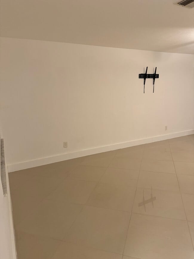 Photo - 5204 Coronado Pky Unit Apt B