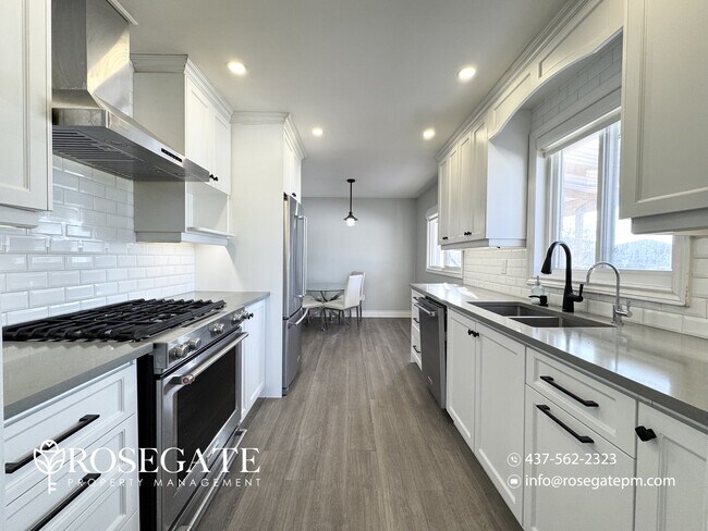 Photo - Spacious 3-Bedroom Condo with 2 Parking & Private Backyard – Brampton Unité 1