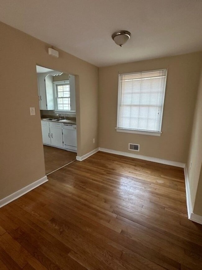 Photo - 106 Bethune Dr
