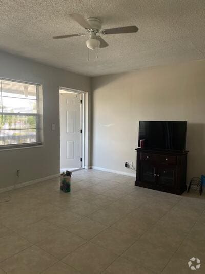 Building Photo - 37 Kingswood B Unit 37 Rental