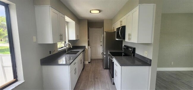 Photo - 541 E Virginia Ave