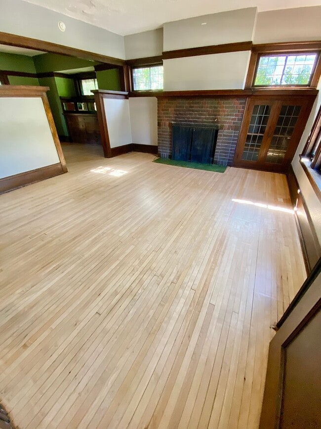 Photo - 2016-2018 E 6th Street Unit 2016