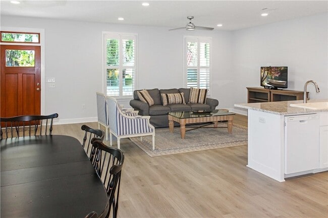 Photo - 905 Wayne St