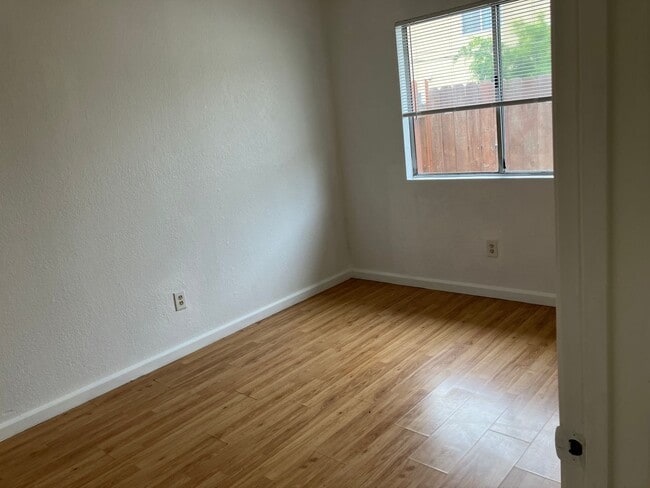 Photo - W 13th Unidad 928 W 13th St