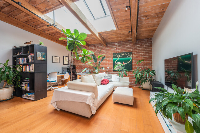 Photo - 1250 Powell St Townhome