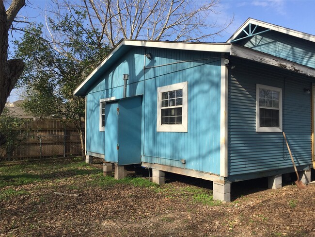 Photo - 310 Foerster St