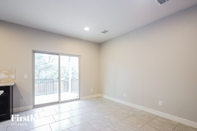 Photo - 9822 Rousseau Rd