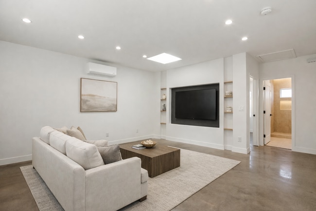 Building Photo - 7314 Fallbrook Ave