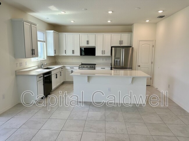 Photo - 37450 MacKenzie Dr