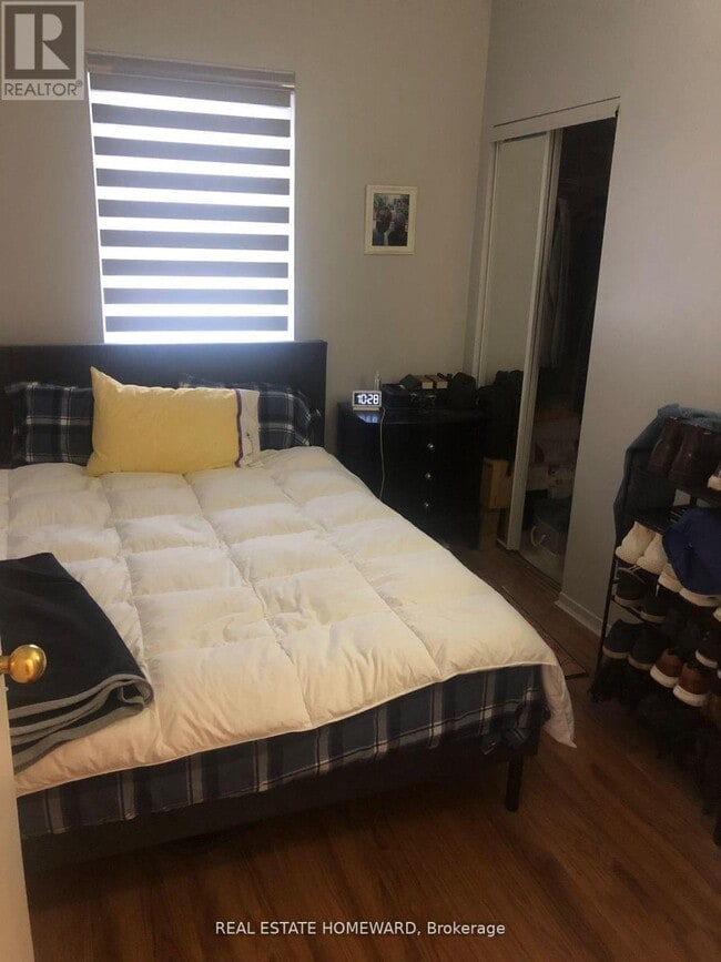 Photo - 2196 Queen St E