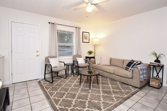 Photo - Very nice 2 bedroom 1 bath duplex!