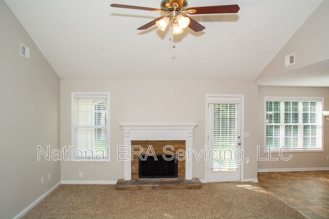 Photo - 105 Stoneybrook Dr