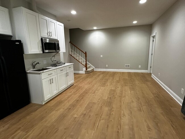 Building Photo - 42668 Keiller Ter