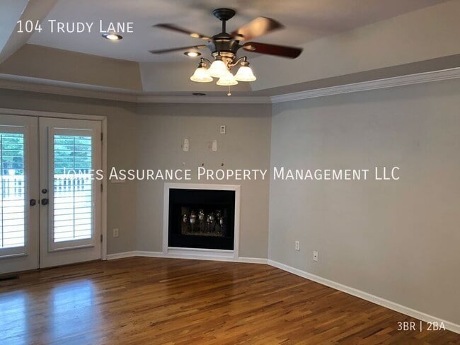 Photo - 104 Trudy Ln