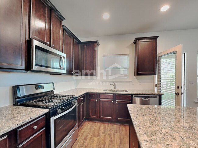 Photo - 301 Boulder Run