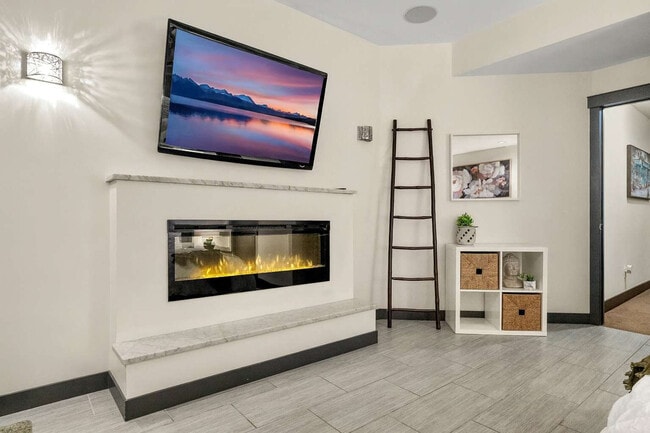 Photo - 1827-1819 19 Avenue NW Unit SI ID1524610P