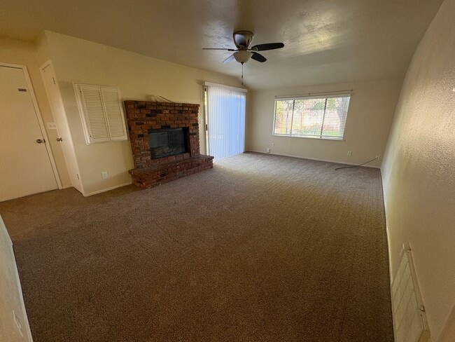 Photo - 909 Hampton Rd