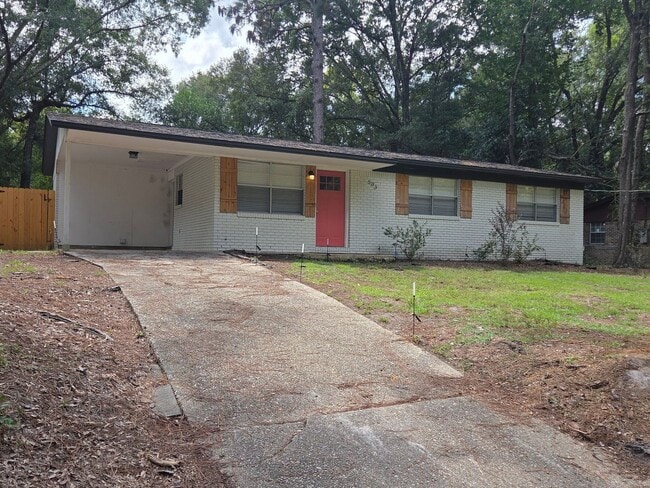 503 Tall Pines St