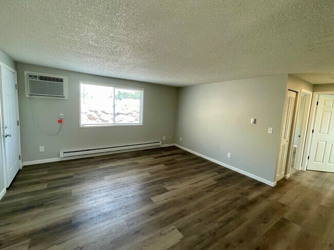 Photo - Beautifully Remodeled Ground-Level 2-Bedroom! Unit A4