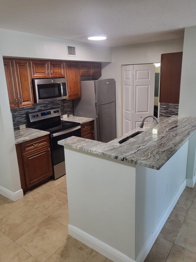 Photo - 11133 SW 8th St Unidad 103