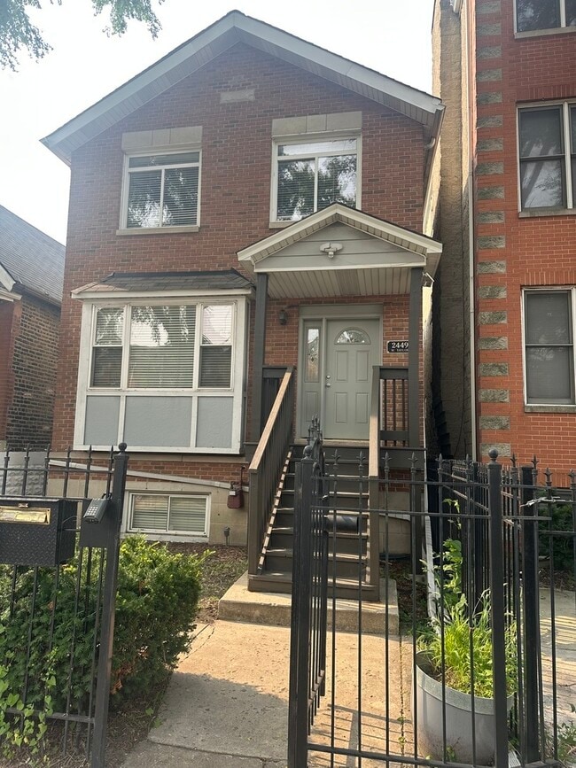 Building Photo - 2449 W Taylor St