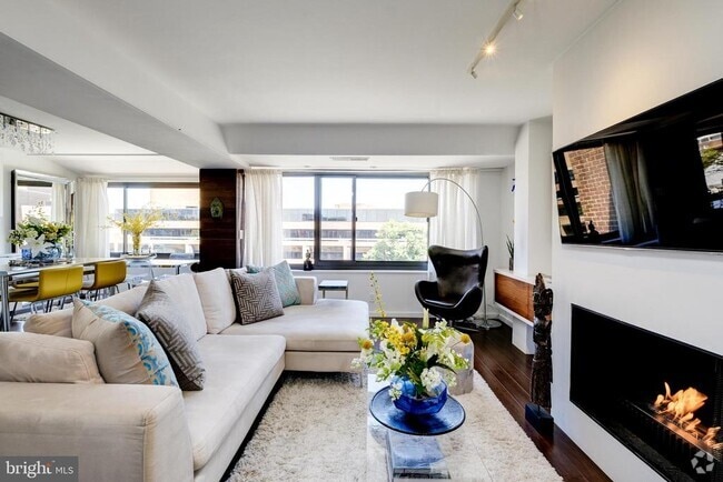 Building Photo - 1077 30th St NW Unit 711 Rental