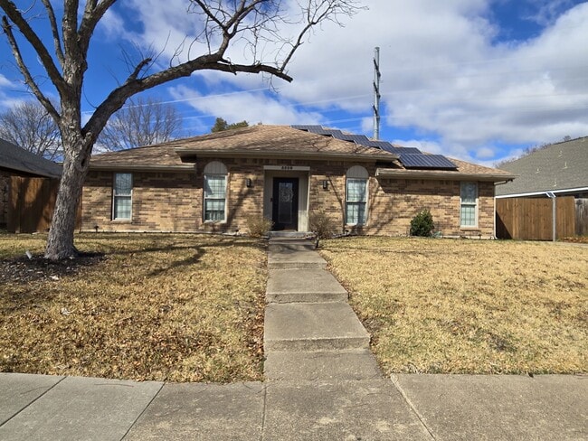 Building Photo - 5509 Edgewater Cir