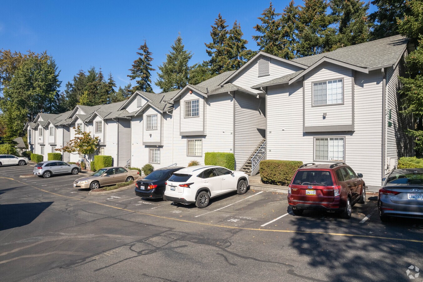 Exterior - Park Five Apartments