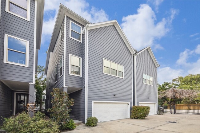 Photo - 1230 W 25th St