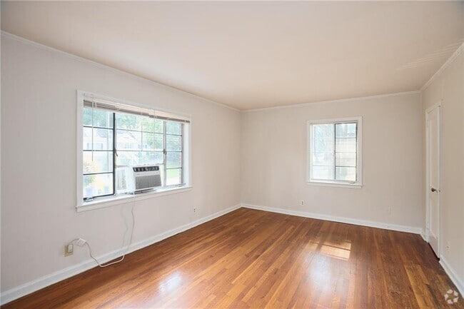 Building Photo - 1337 Briarwood Dr NE Unit 3 Rental