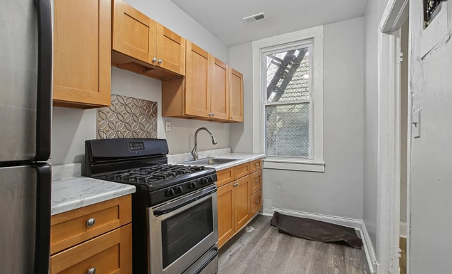 Photo - 255 W Lombard St Unidad 3